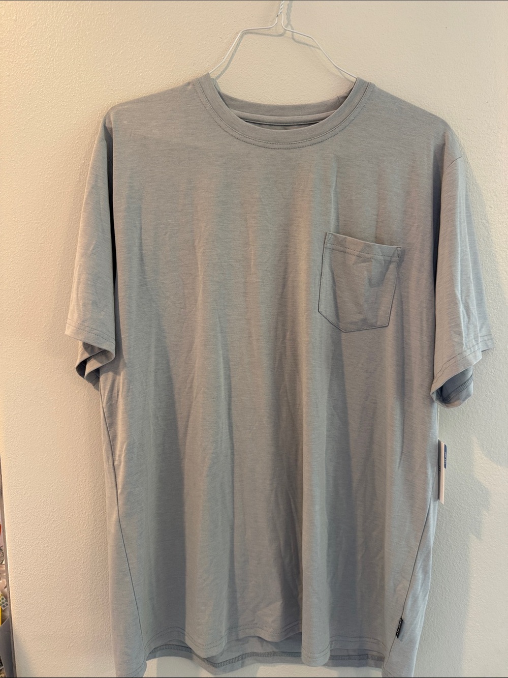 Men's Short Sleeve Pocket T-Shirt in Light Gray